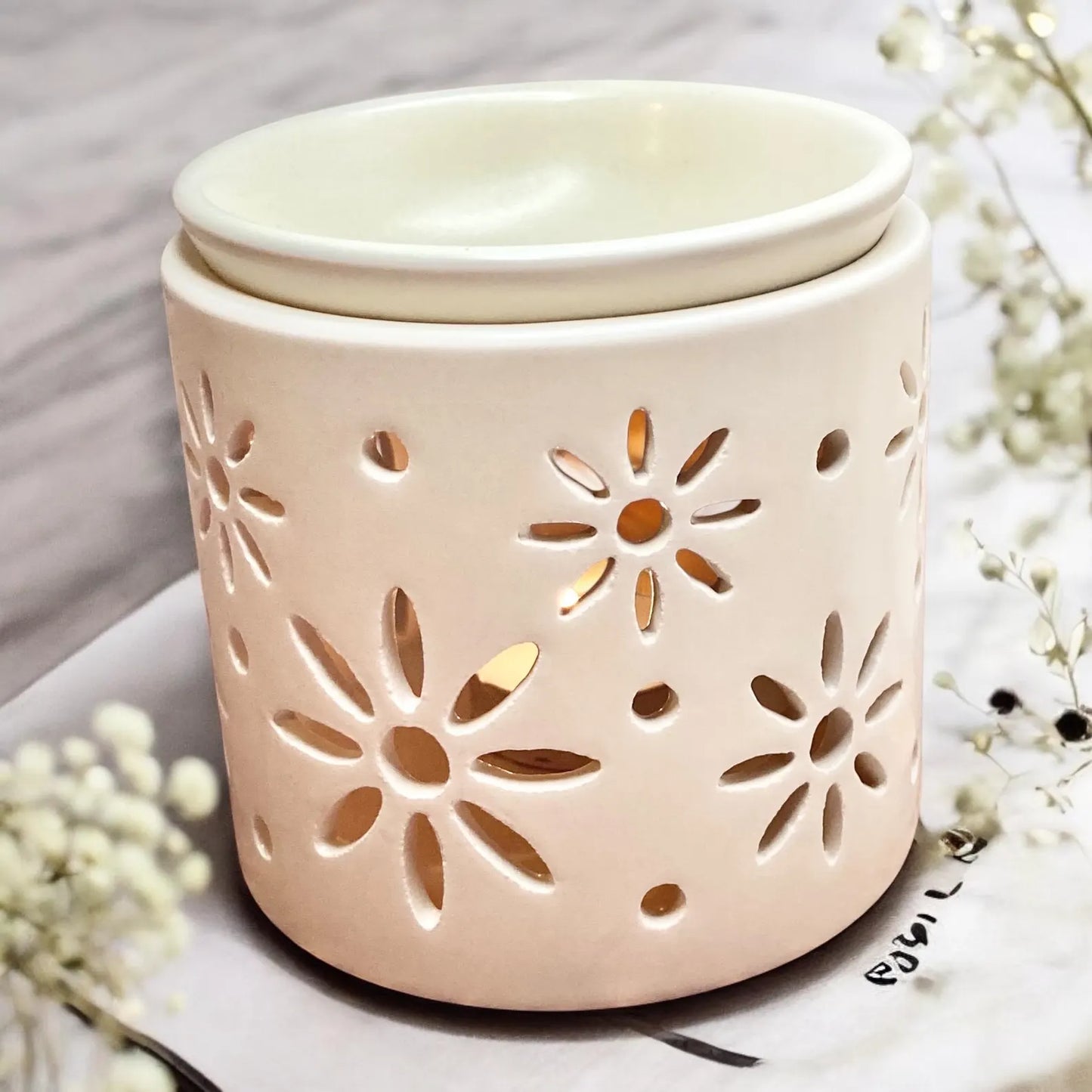 WAX BURNER DAISY CUT OUT - CREAM